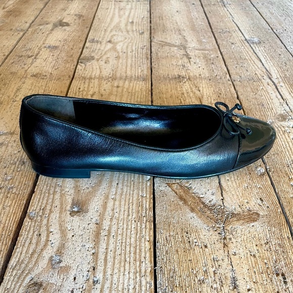 Tory Burch Black Leather Cap-Toe Ballet Flats 9M Quiet Luxury Classic - Picture 9 of 12